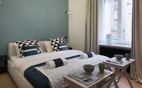 Luxury City Center Apartments Close To National Theater
